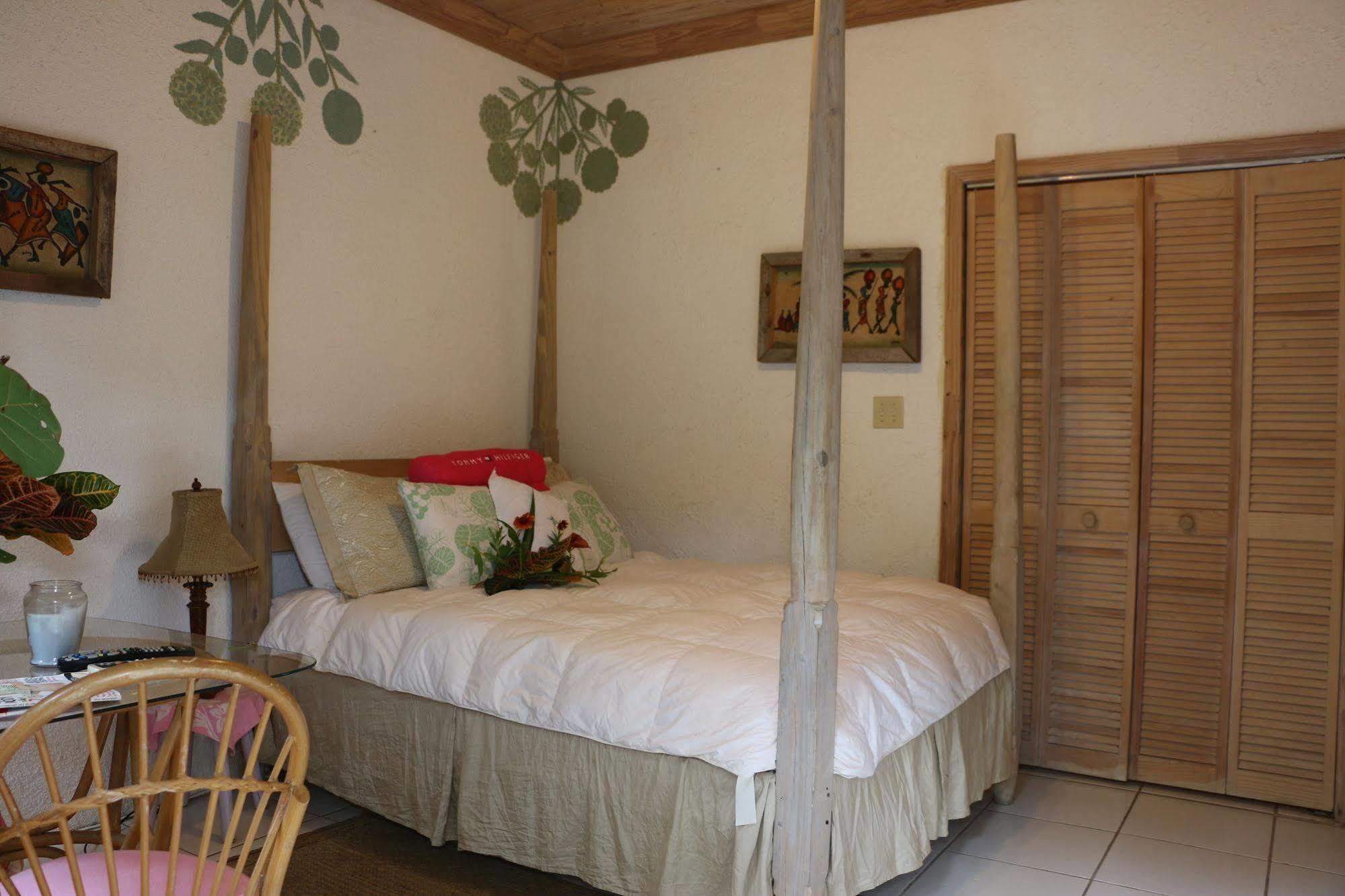 The Sugar Apple Lodging Dunmore Town Екстер'єр фото