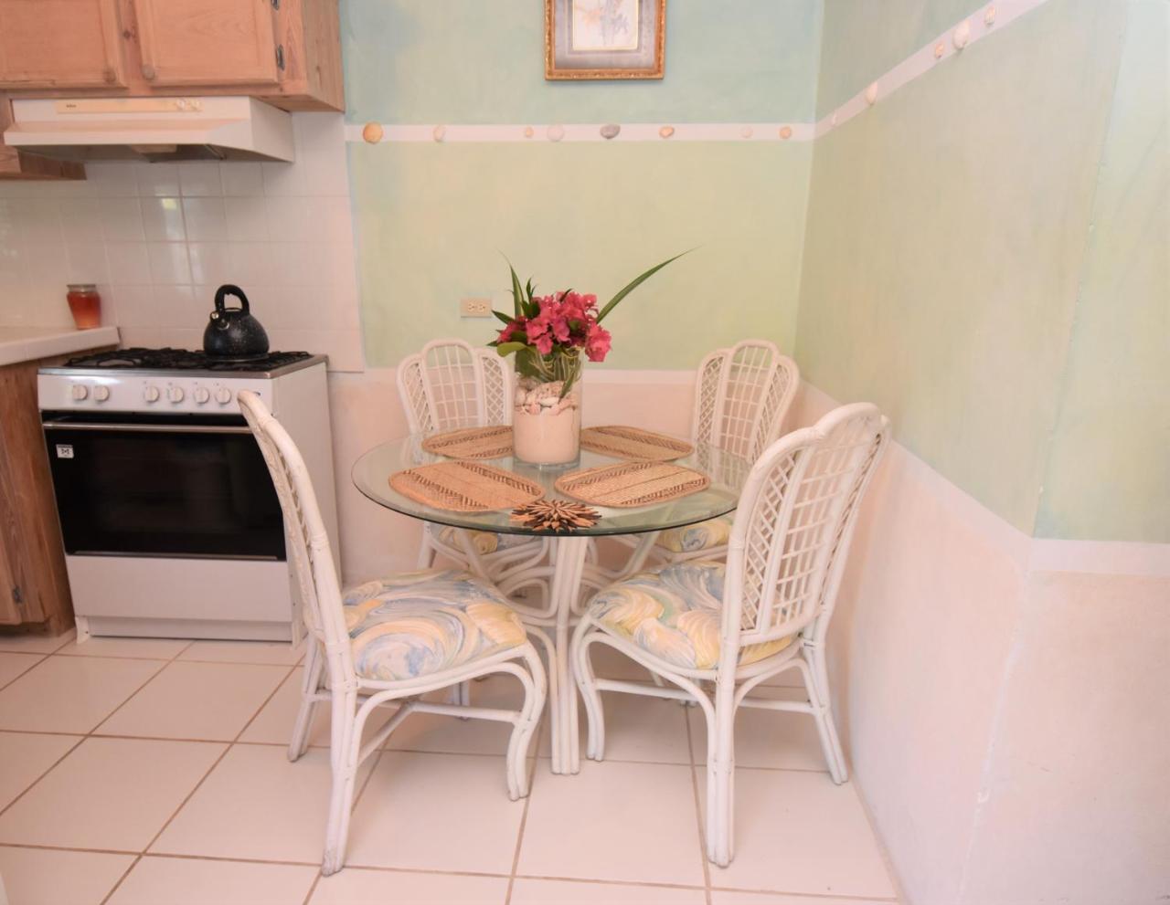 The Sugar Apple Lodging Dunmore Town Екстер'єр фото