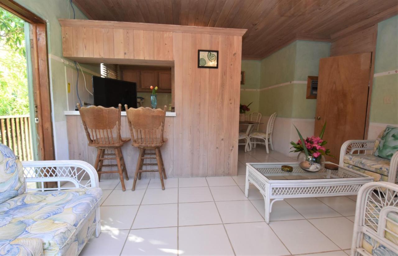 The Sugar Apple Lodging Dunmore Town Екстер'єр фото