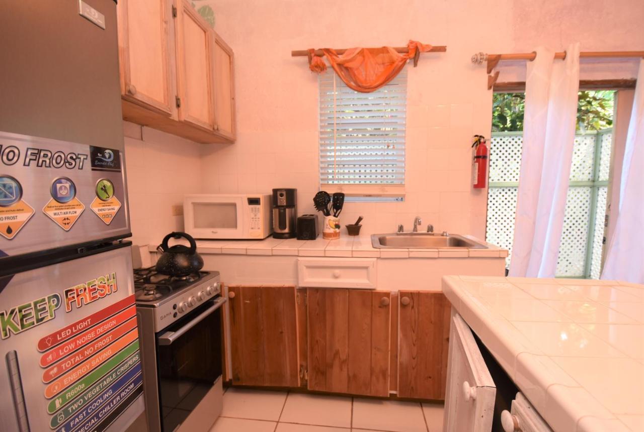 The Sugar Apple Lodging Dunmore Town Екстер'єр фото